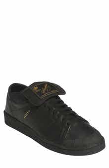 adidas Chavvaria Jabbar Low Top Sneaker