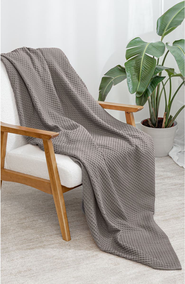 Comfy Cubs Adult Waffle Blanket, Alternate, color, Charcoal