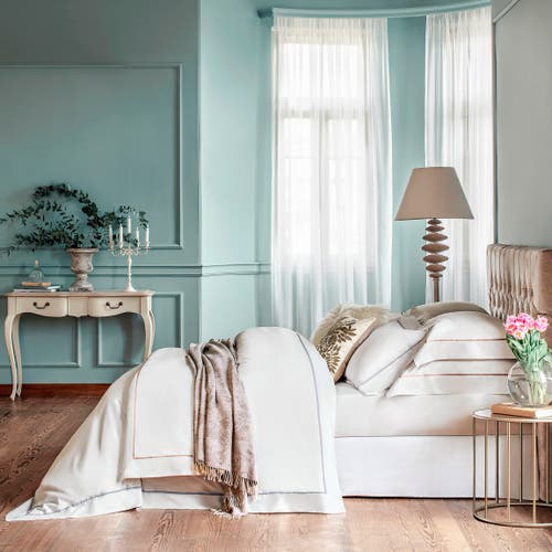 Togas Plaza Duvet Cover In White