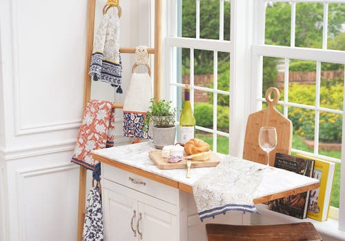 Carol & Frank Succulent Kitchen Towel Holder In Green