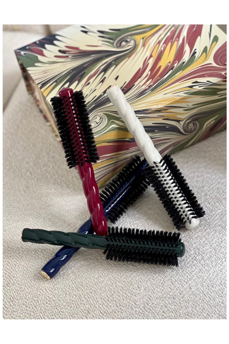 N.05 The Round Blowout Hairbrush Volume & Style, Alternate, color, WHITE