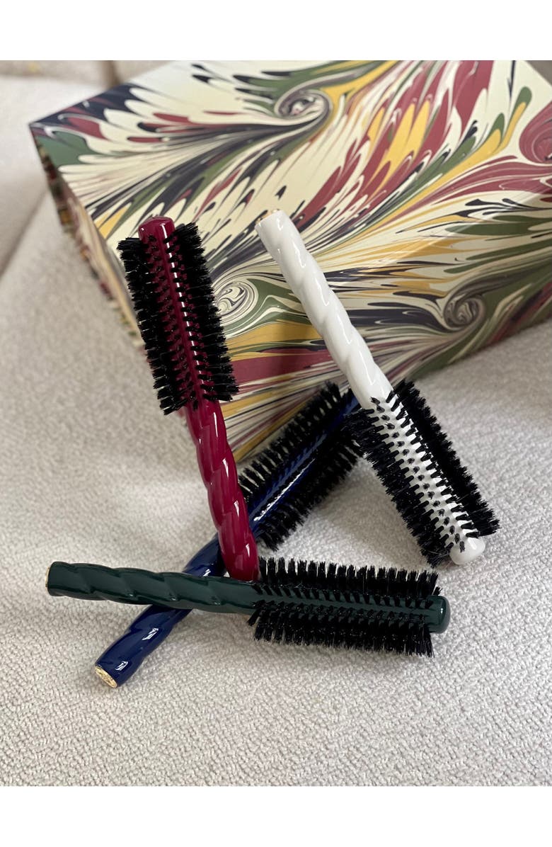 La Bonne Brosse 05 Creamy White Round Volume Brush, Alternate, color, 