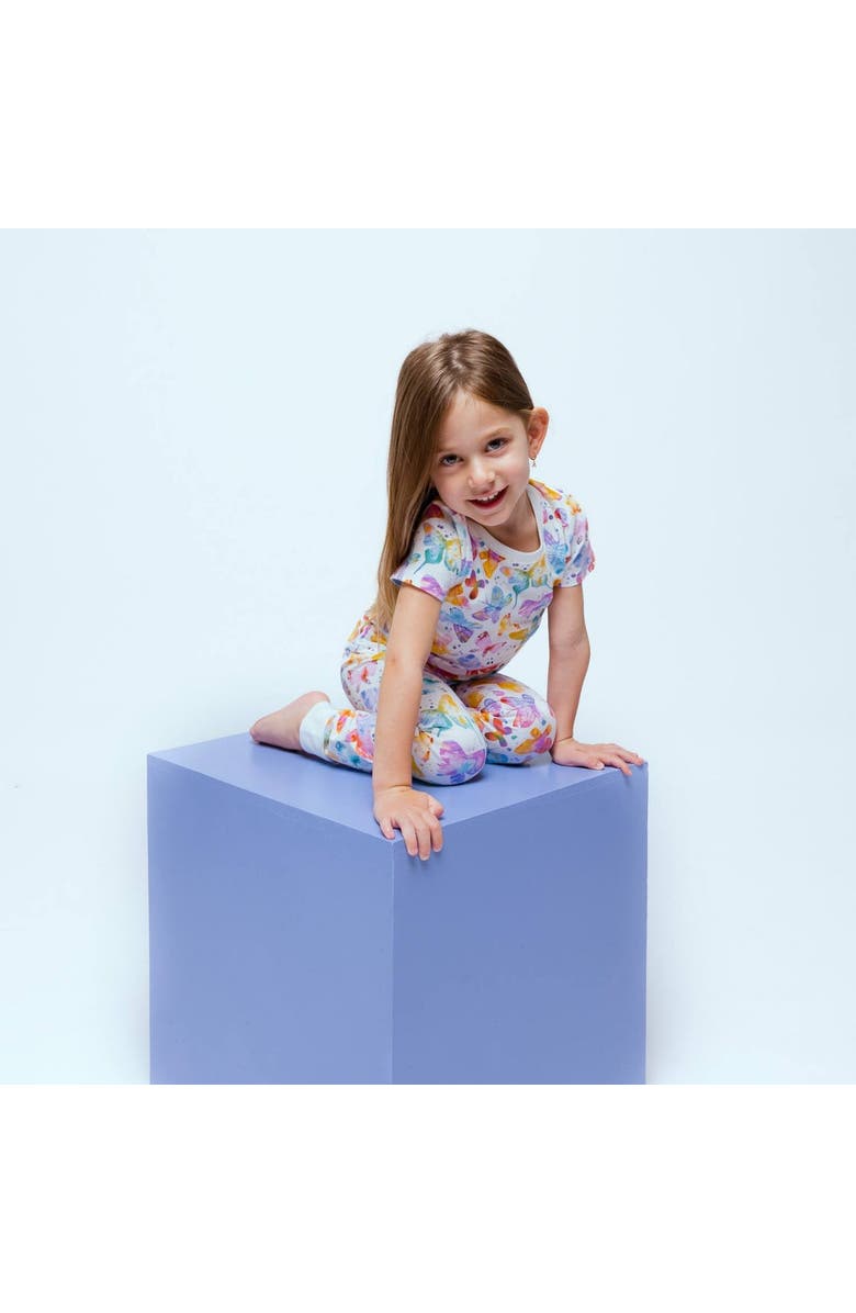Norani Kids Organic Two-Piece Short Sleeve Pajama Set in Butterflies, Alternate, color, Butterflies