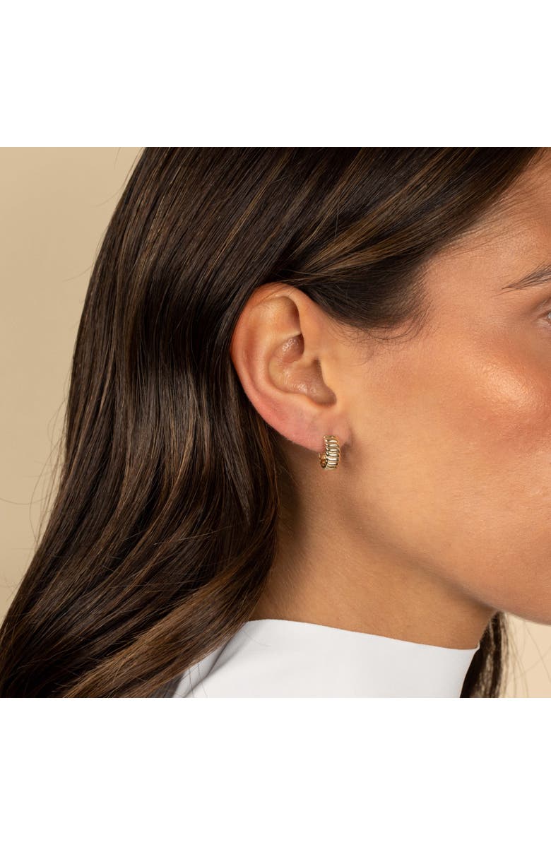 BY ADINA EDEN Solid Fluid Ridged Huggie Earring 14K, Alternate, color, 