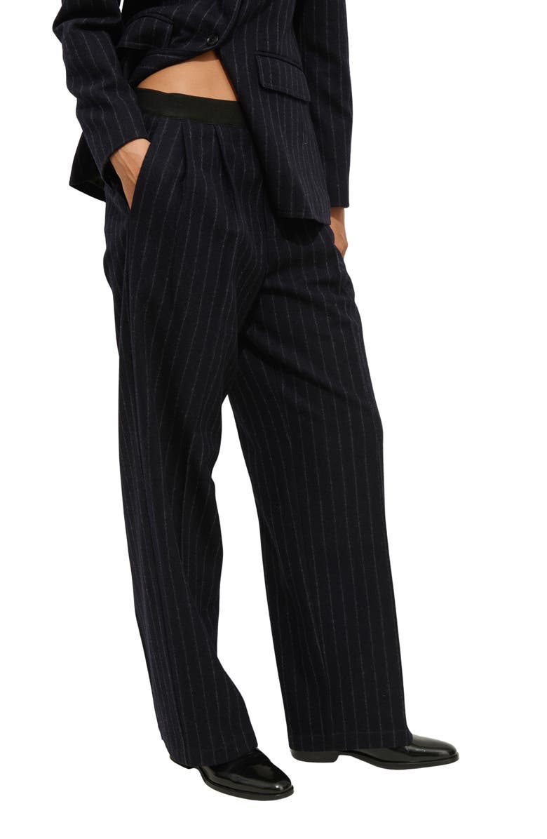 Alex Mill Primrose Pinstripe Pleated Wool Pull-On Trousers, Alternate, color, Chalk/ Navy