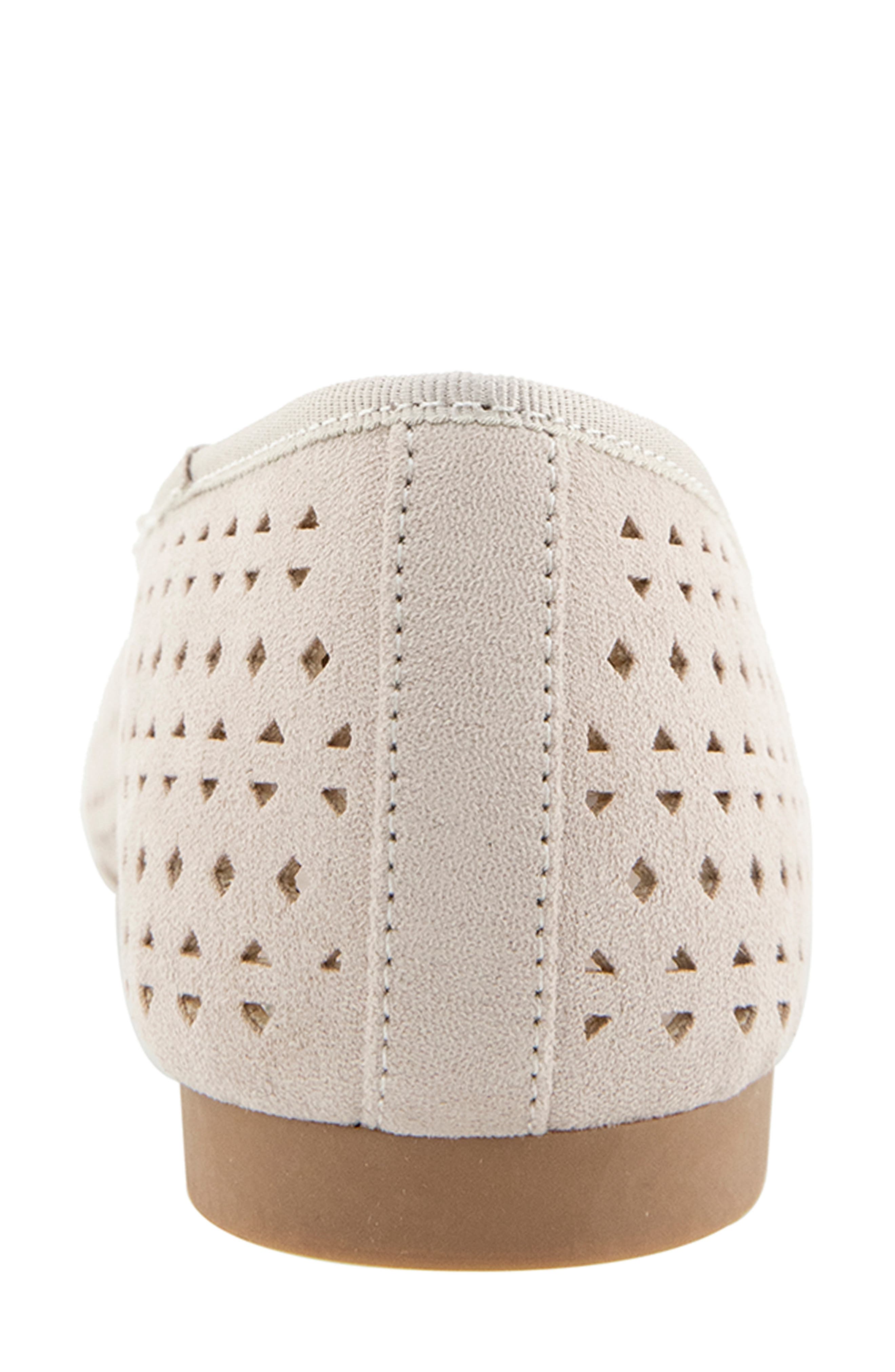 Taziana Flat, Alternate, color, CHALK