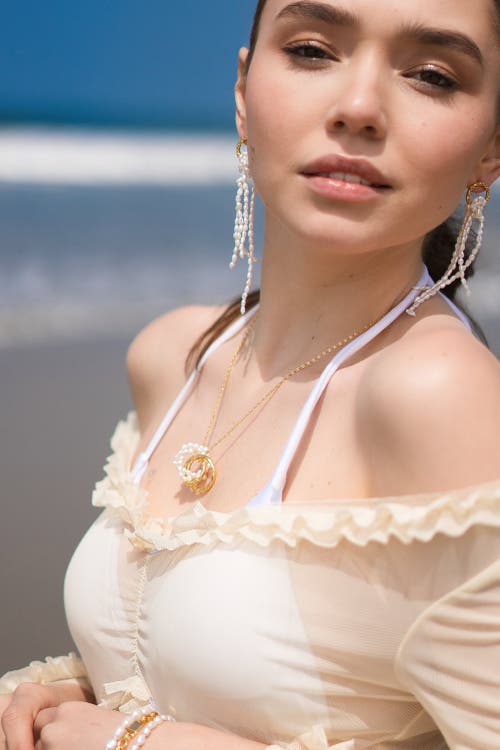 Classicharms Nina Gold Interlocking Ring & Bead Pearl Pendant Necklace In Gold