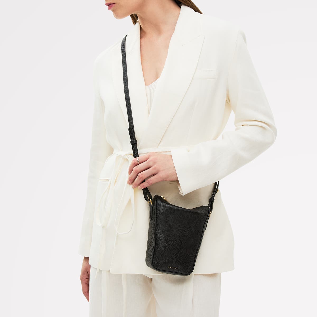 Radley Oak Street Medium Phone Crossbody Bag, Alternate, color, Black