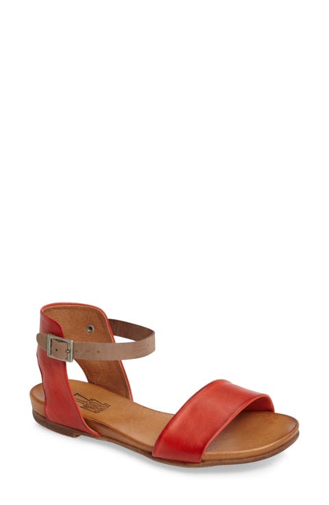 Alanis Flat Sandal (Women)