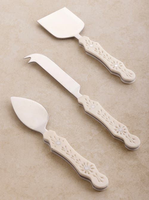 Gauri Kohli Derby Cheese Knives, Set Of 3 In White