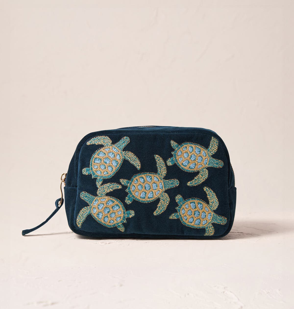 Elizabeth Scarlett Turtle Conservation Velvet Makeup Bag In Red