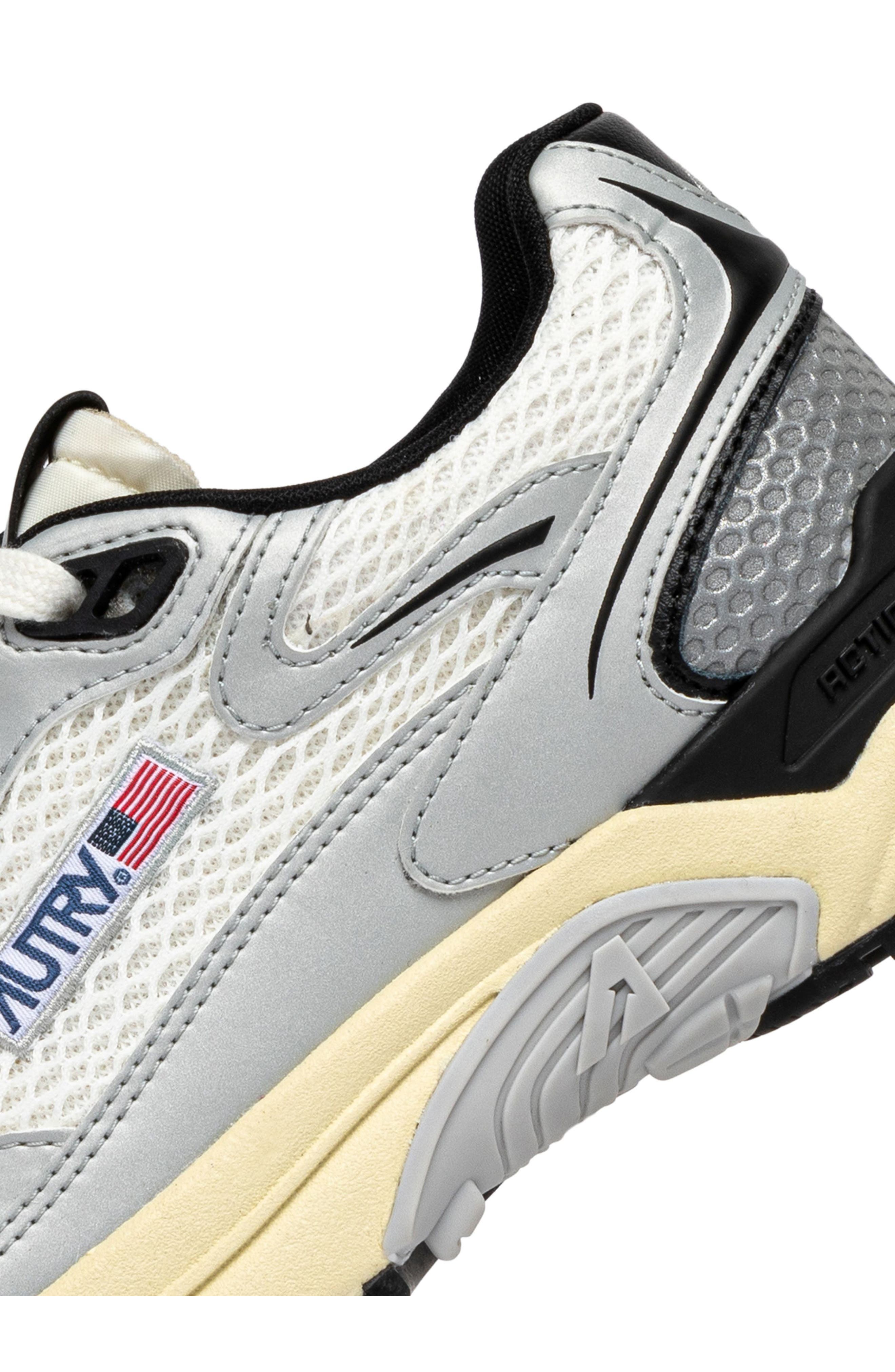 AUTRY Hyperway Low Sneaker, Alternate, color, Silver/ Black