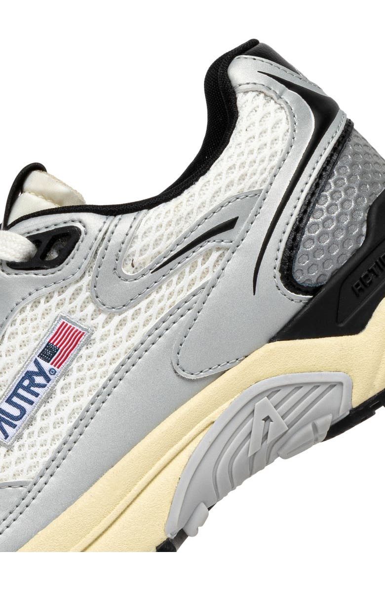 AUTRY Hyperway Low Sneaker, Alternate, color, Silver/ Black