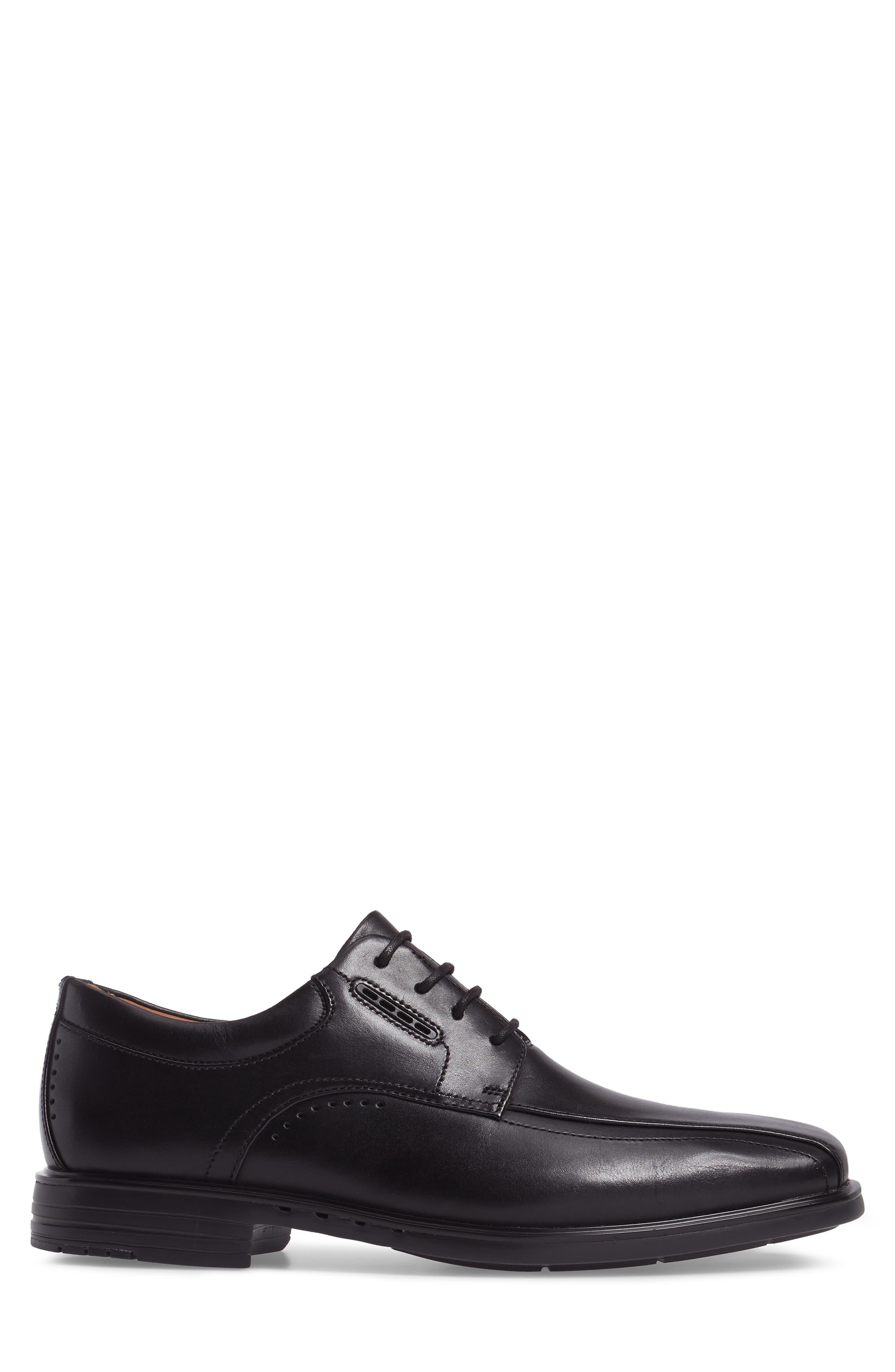 Clarks<sup>®</sup> Un.Kenneth Bike Toe Oxford, Alternate, color, 