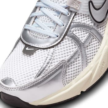 V2K Run Sneaker