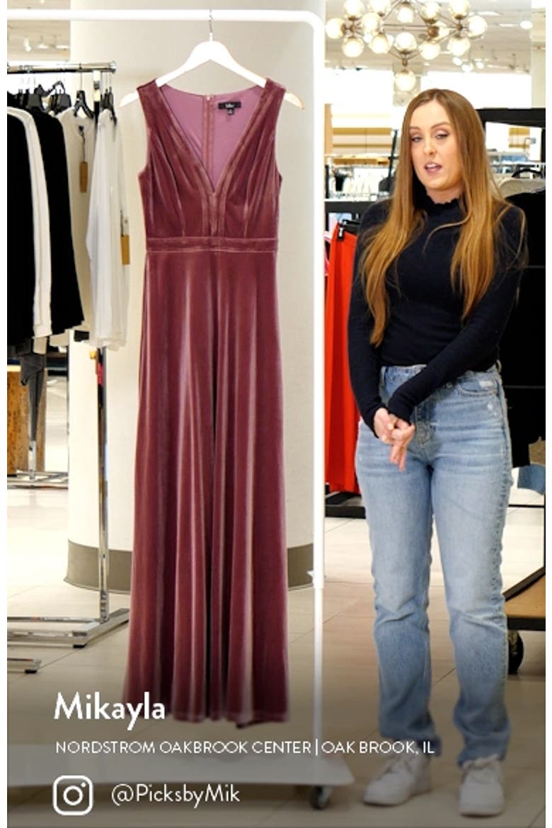 Besame Beautiful Night V-Neck Velvet Gown video