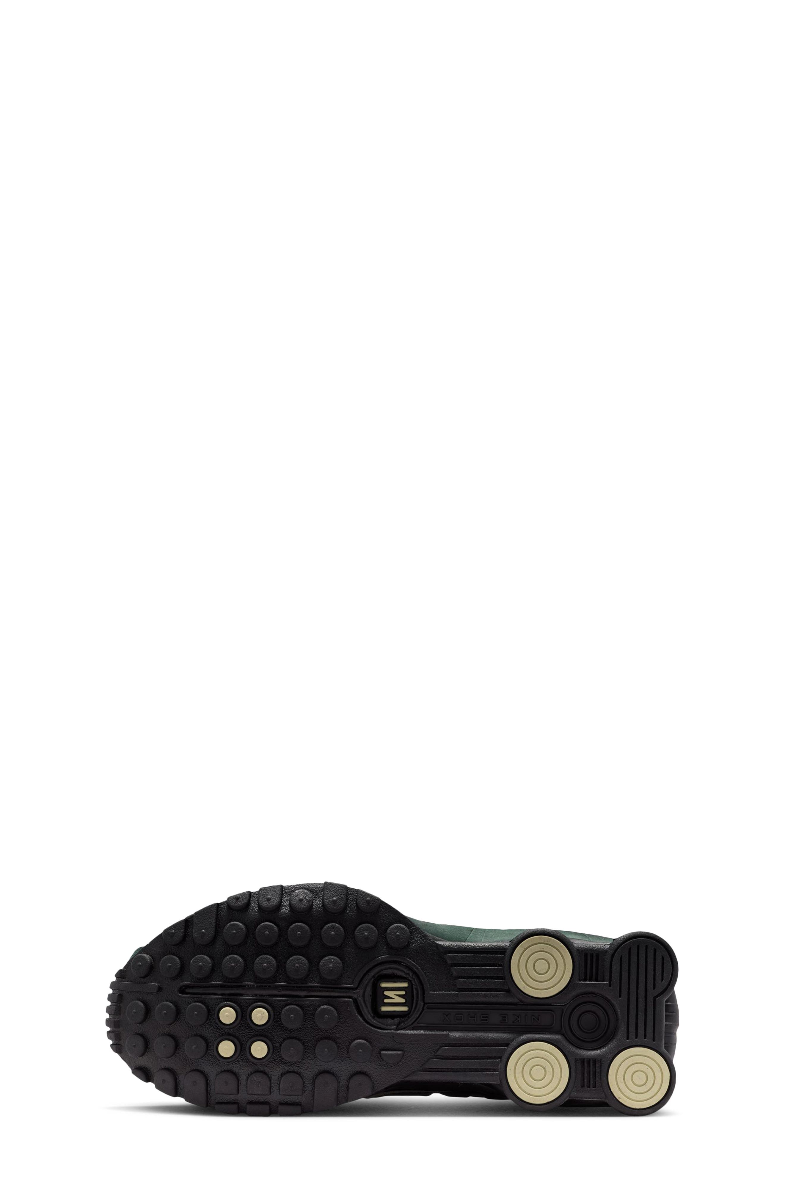 Shox R4 Sneaker, Alternate, color, BLACK/ OLIVE AURA/ SPRUCE AURA