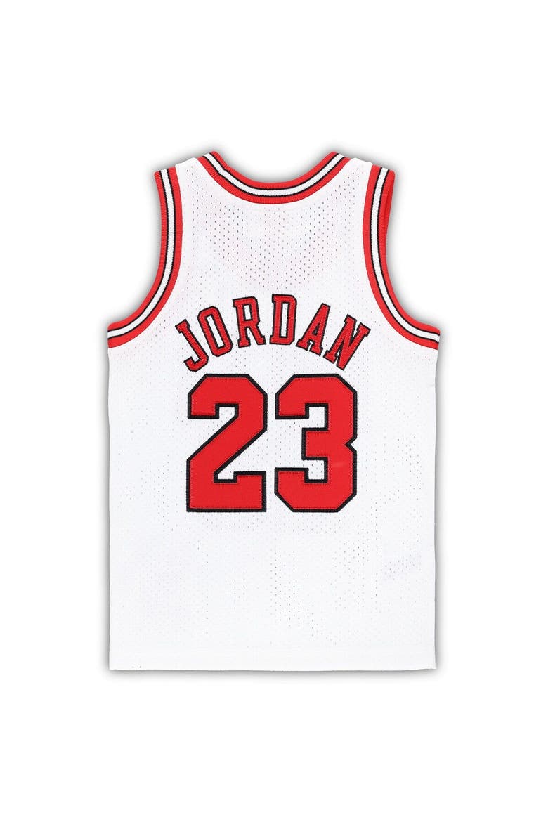 Toddler Mitchell & Ness Michael Jordan White Chicago Bulls 1997/98 Hardwood Classics Authentic Jersey, Alternate, color, White