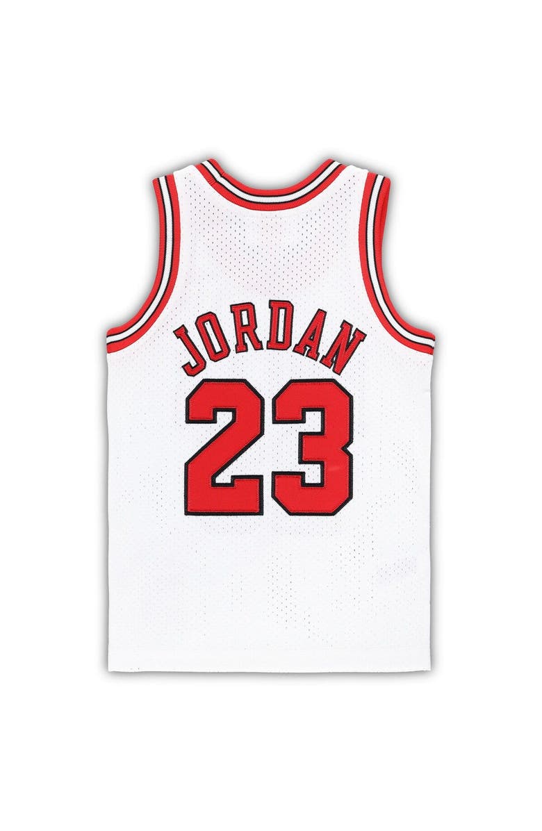Mitchell & Ness Toddler Mitchell & Ness Michael Jordan White Chicago Bulls 1997/98 Hardwood Classics Authentic Jersey, Alternate, color, White