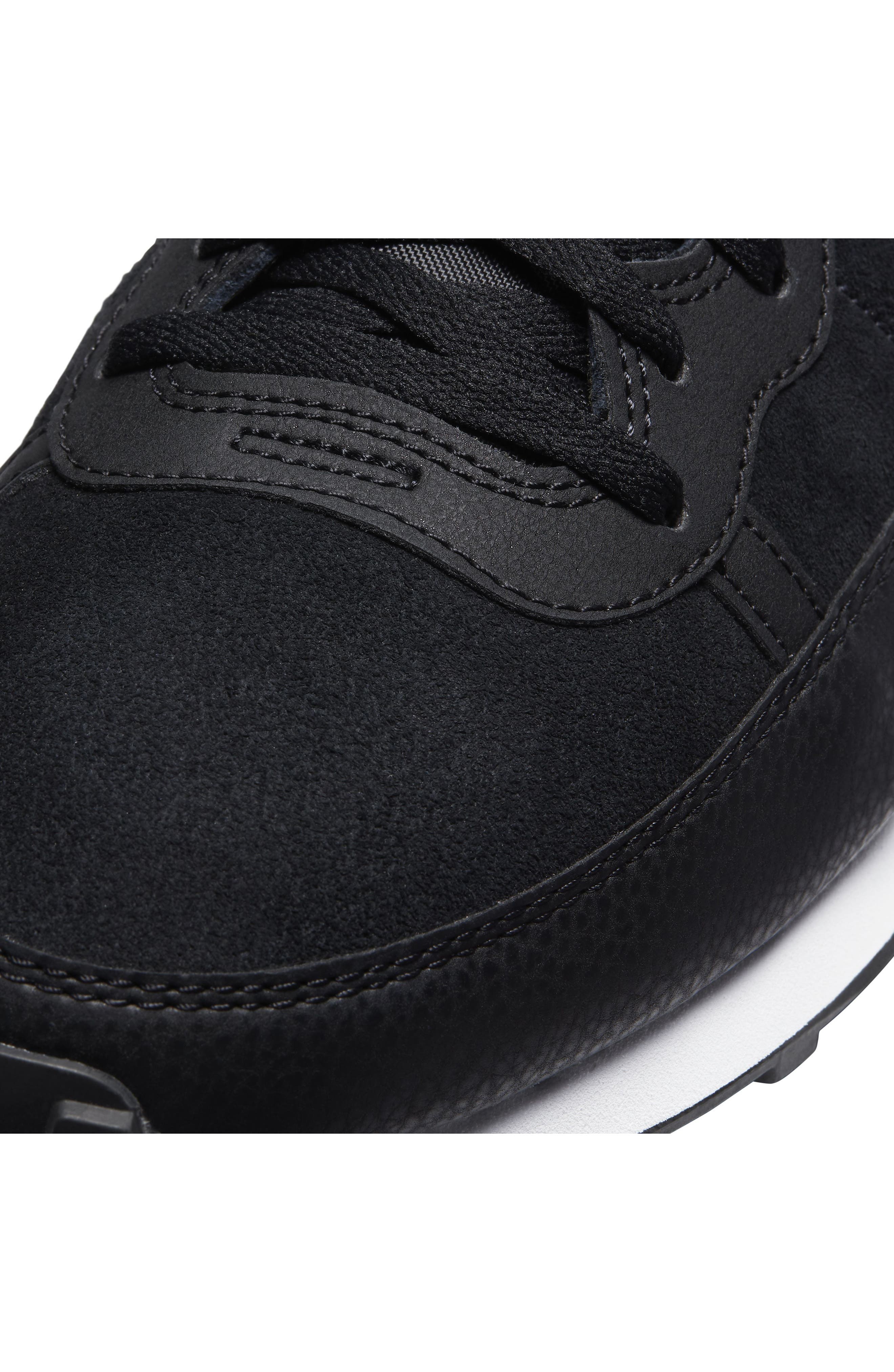 Nike Challenger OG SE Sneaker, Alternate, color, 