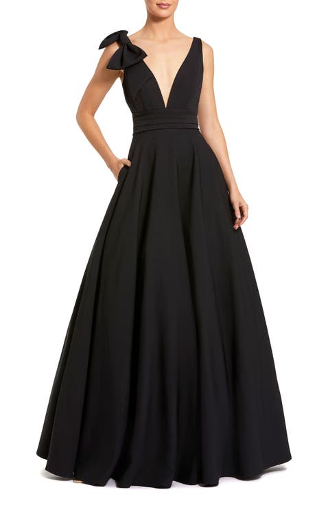 Women's Crepe Sleeveless Plunge Neck Ballgown With Bow