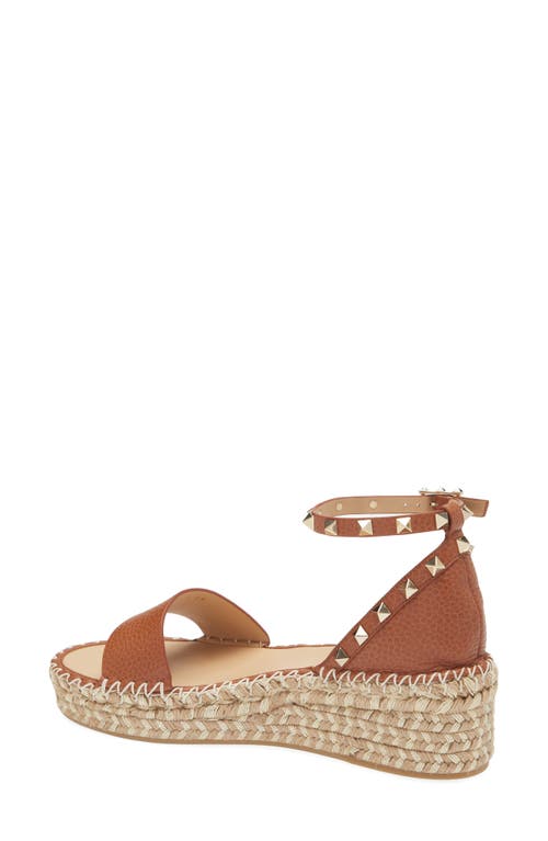 Valentino Rockstud 55 Grainy Leather Platform Sandal In Saddle
