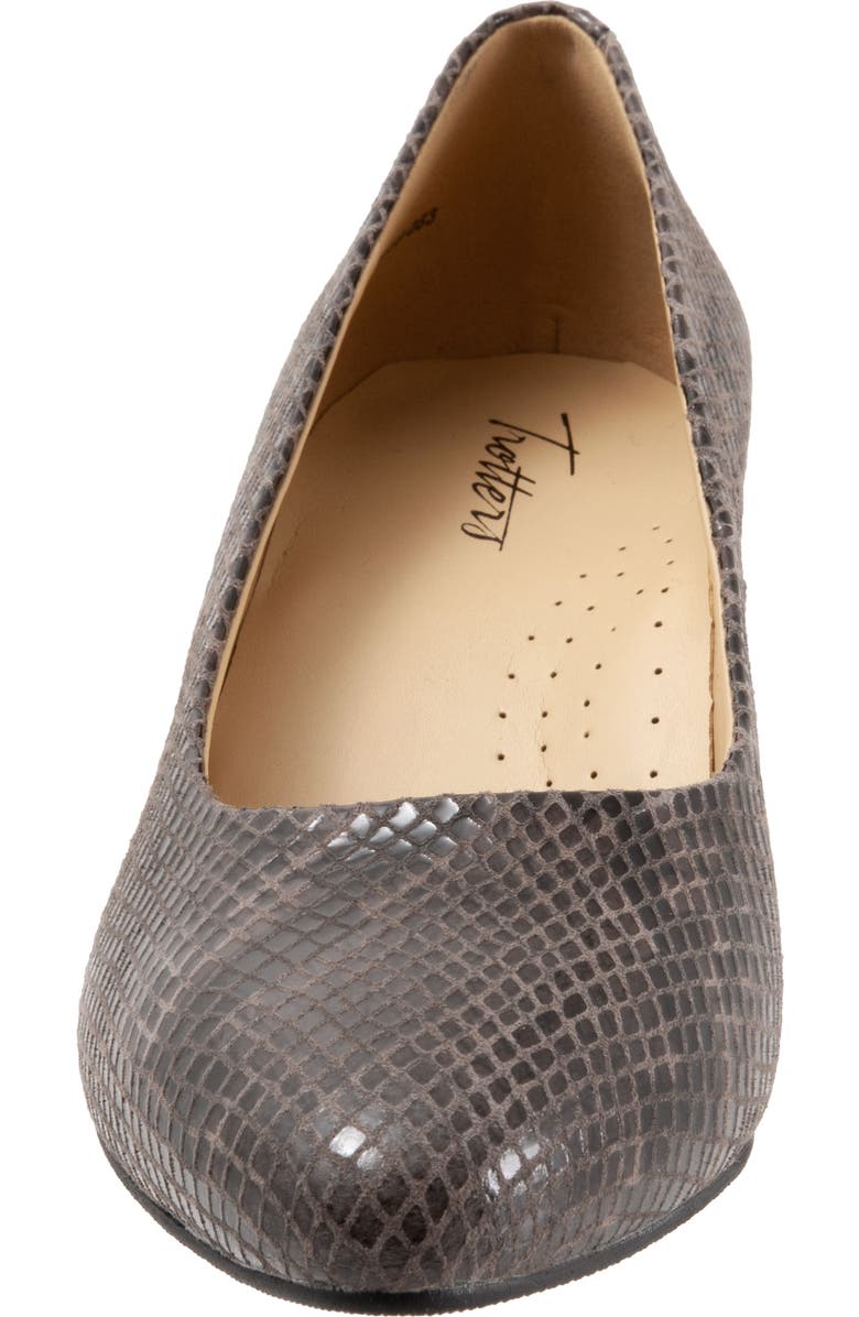 Trotters Kari Pointy Toe Pump, Alternate, color, Dark Grey Leather