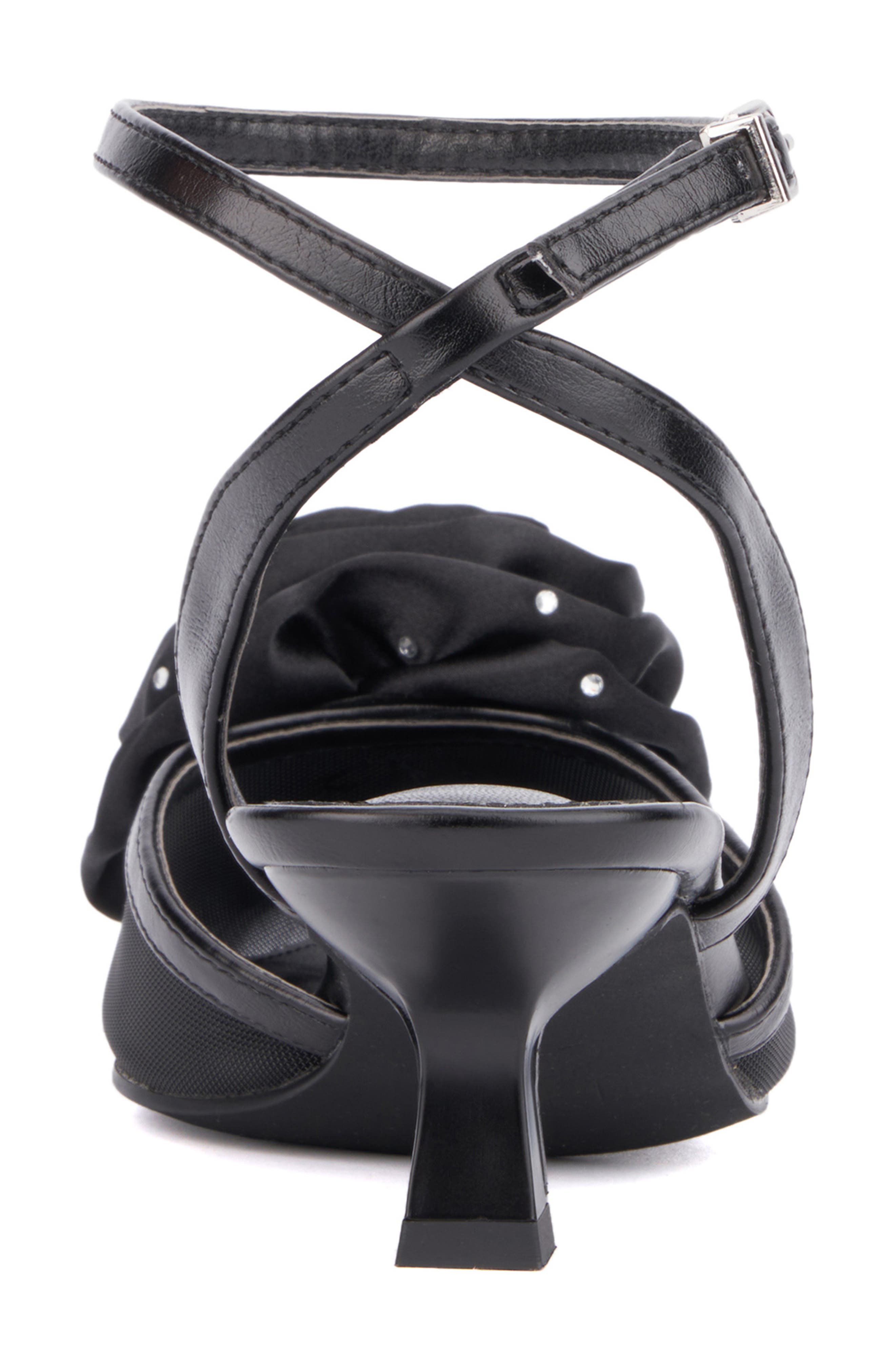 NEW YORK AND COMPANY Violetta Flower Pump, Alternate, color, Black