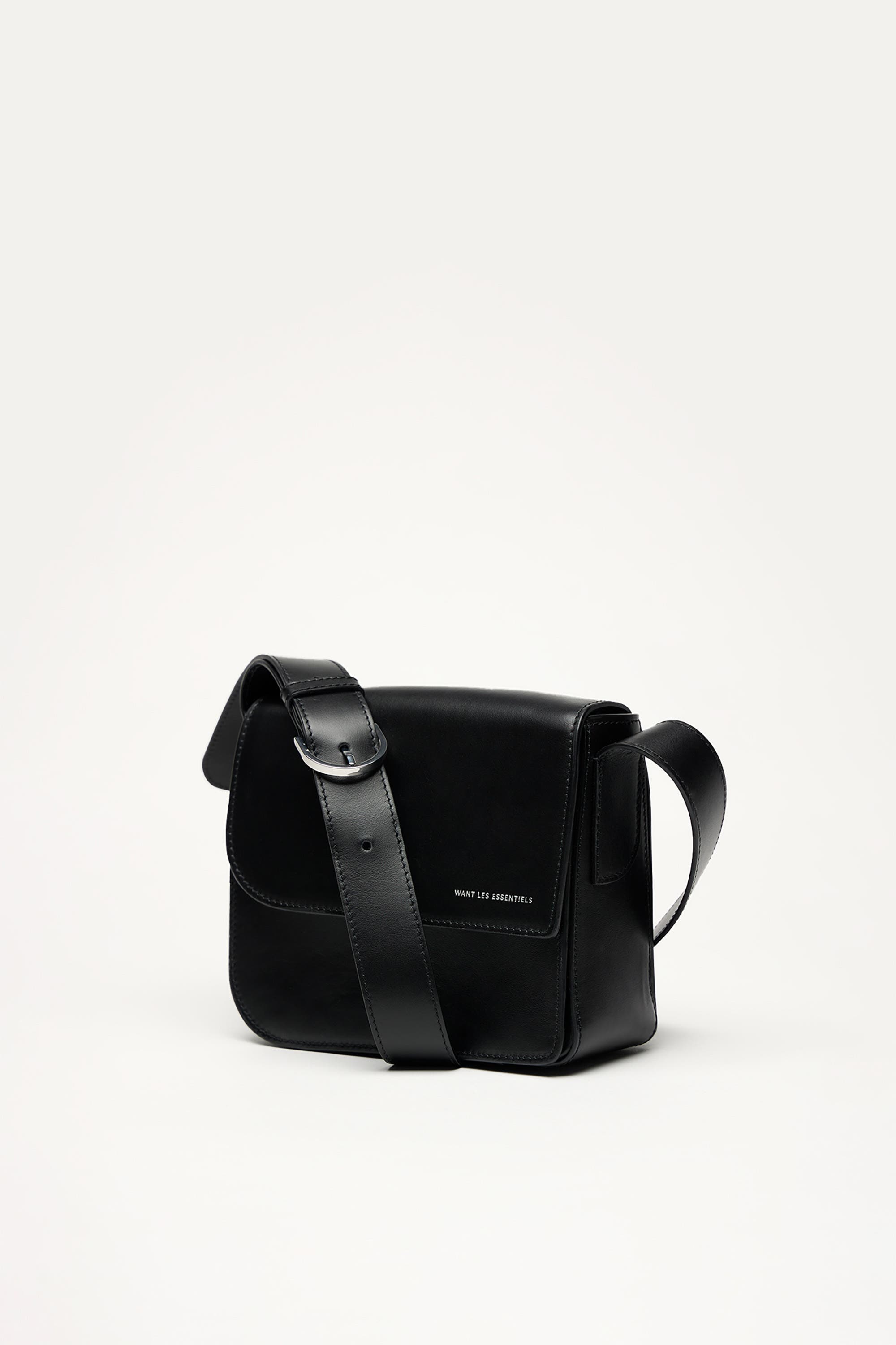 Want Les Essentiels Arch Smooth Leather Crossbody Bag, Alternate, color, Black