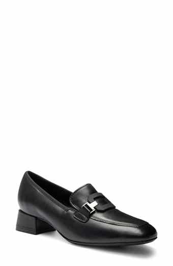 Giza Loafer Pump