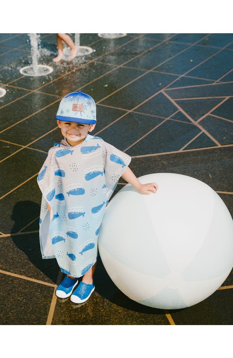 Deux par Deux Hooded Whale Beach Towel, Alternate, color, Blue Whale Print