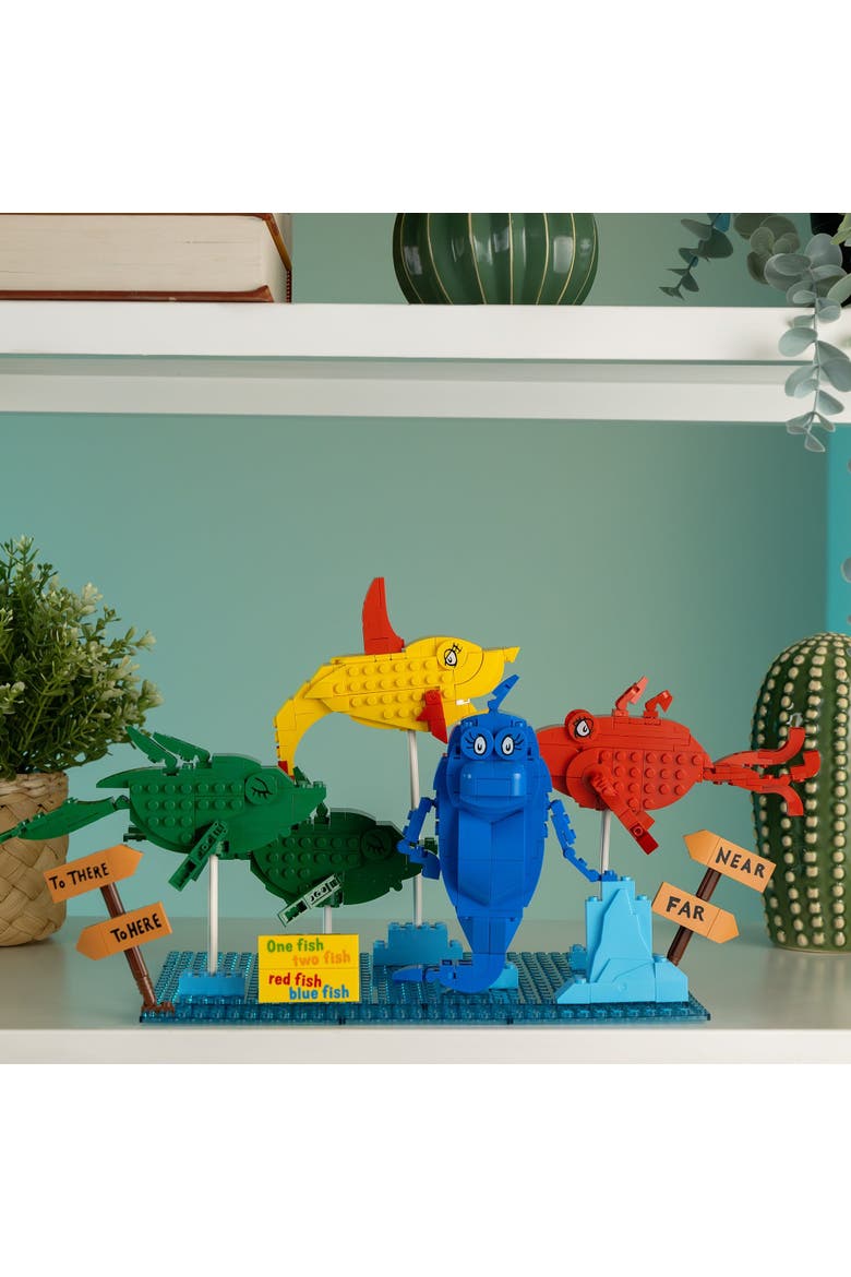 Dr. Seuss One Fish Two Fish Red Fish Blue Fish Building Set, Alternate, color, Red