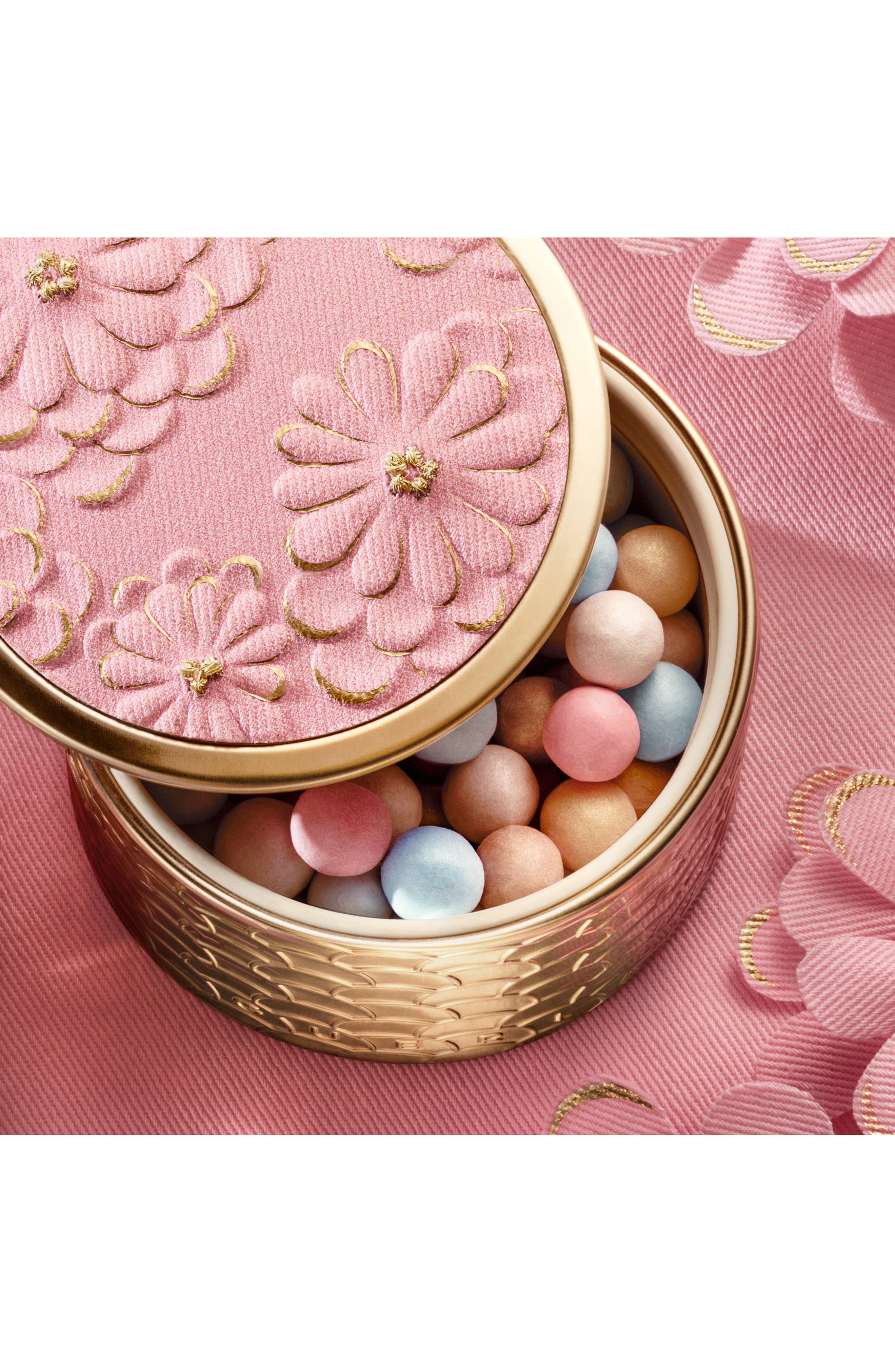 Guerlain Météorites Blooming Glow Light-Revealing Pearls of Powder