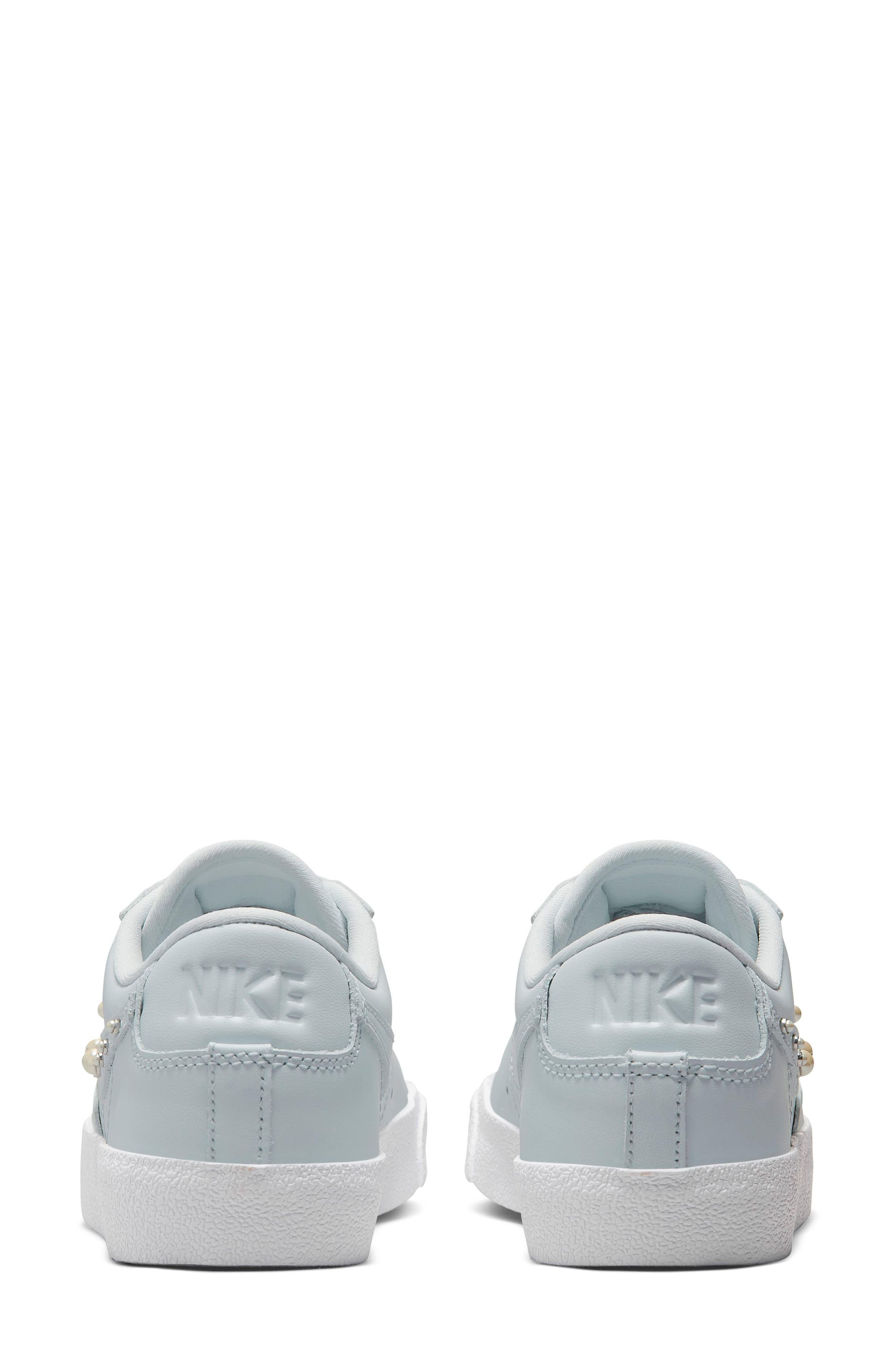 Nike Blazer Low '77 SE Sneaker, Alternate, color, 