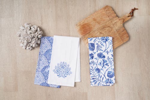C & F Home C&f Home Blue Reef Kitchen And Bathroom Embroidered Hand Towel In Blue