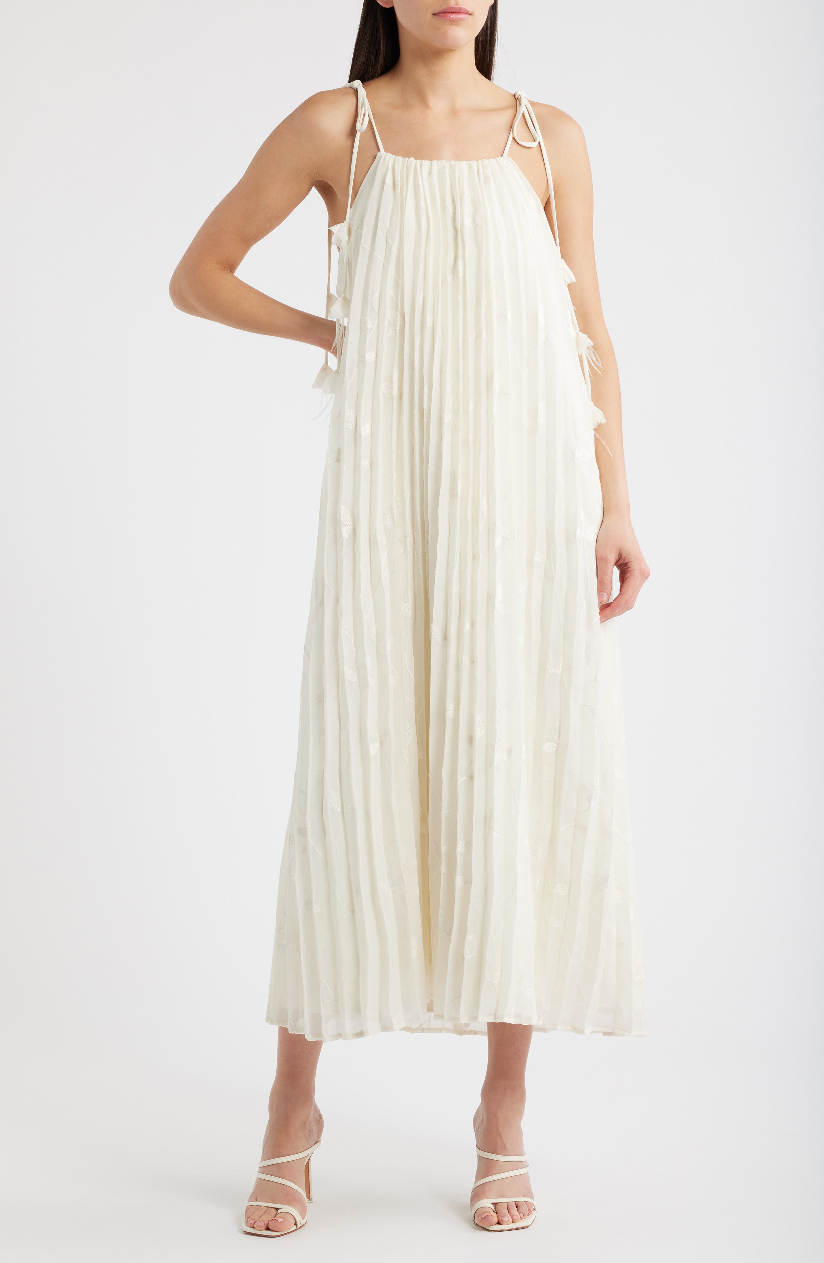 En Saison Sadie Floral Embroidery Midi Dress