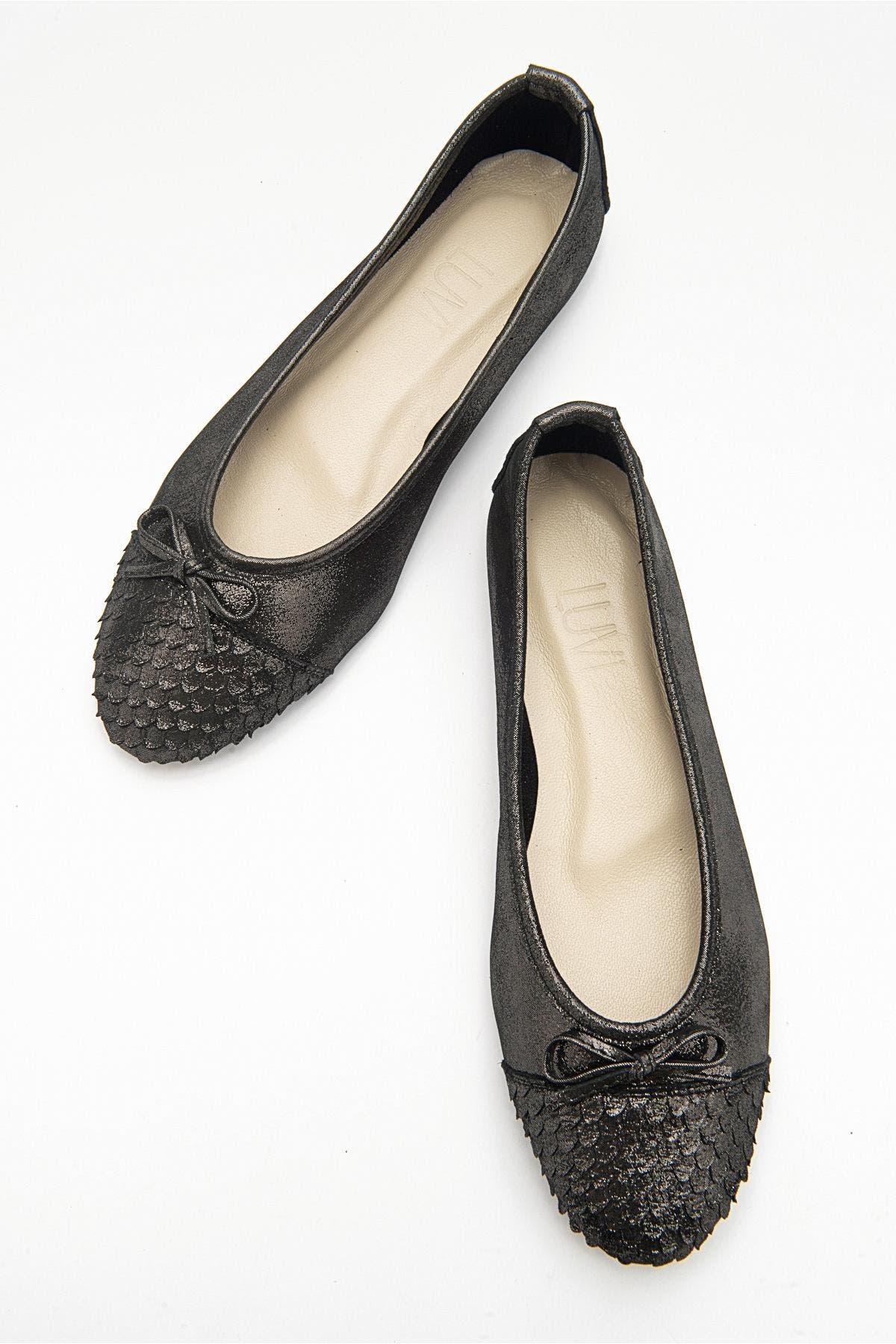 Copos Leather Bow Cap Toe Ballet Flat, Alternate, color, Black