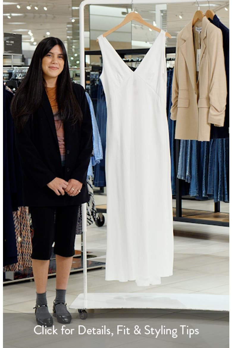 Yoko V-Neck Maxi Dress video