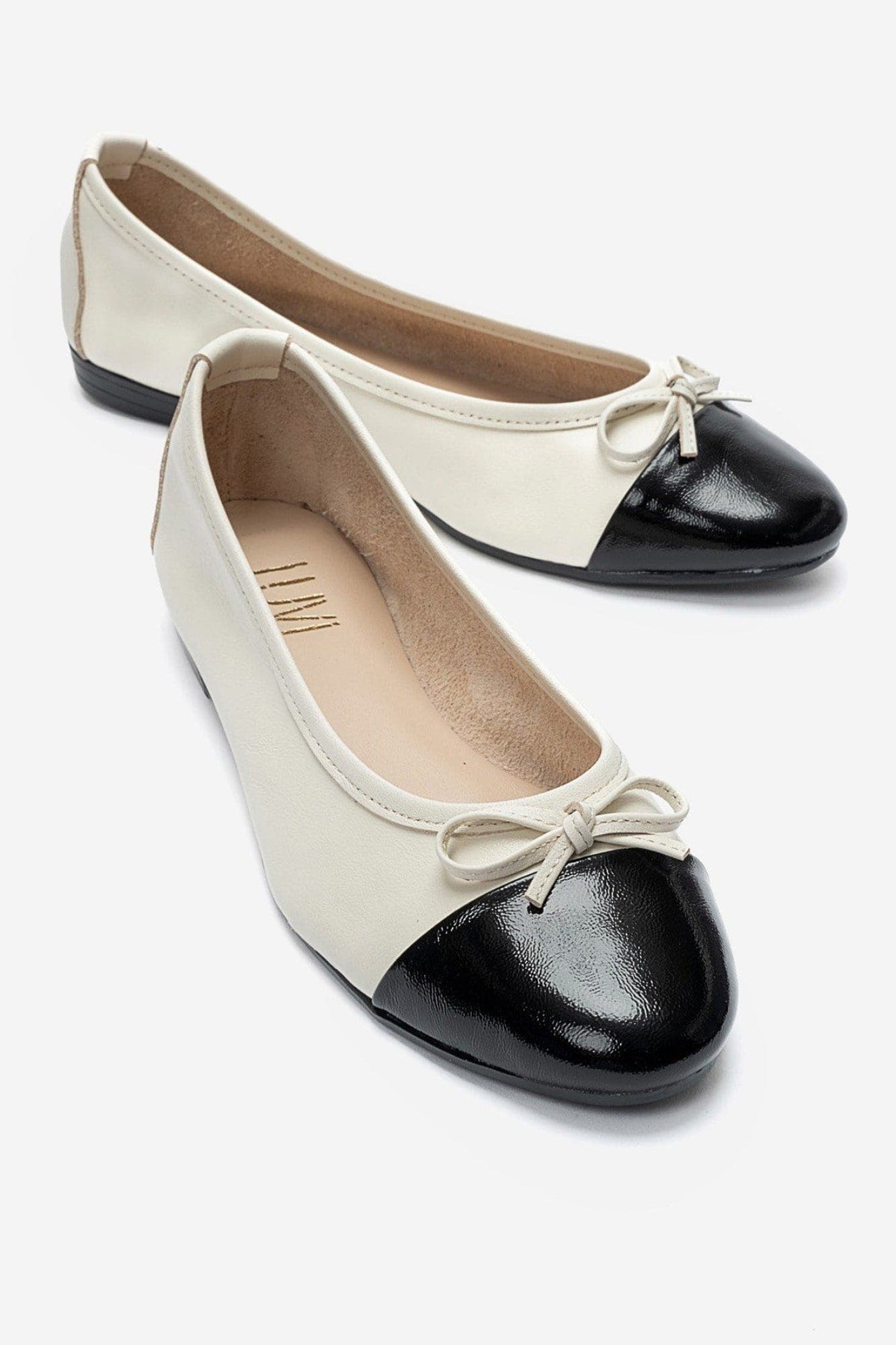 Ecru Black