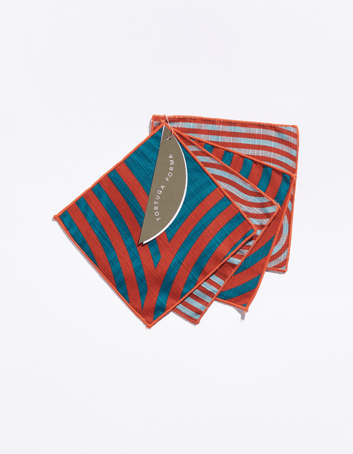 Tortuga Forma Comb Cocktail Napkins Set Of 4 In Burgundy