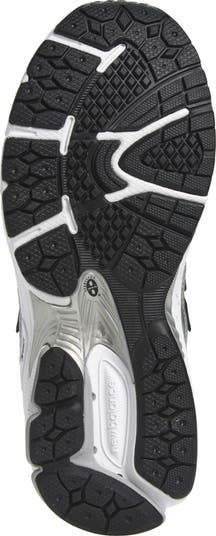 1906R Sneaker