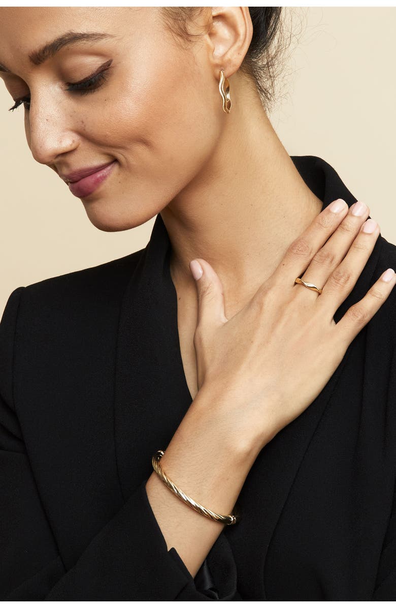 Oradina 14K Gold With A Twist Bangle Bracelet, Alternate, color, Yellow Gold