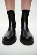 H&M Chelsea Boots