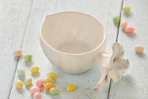 Tag White Ceramic Beet Serving Bowl For Everyday Use In White