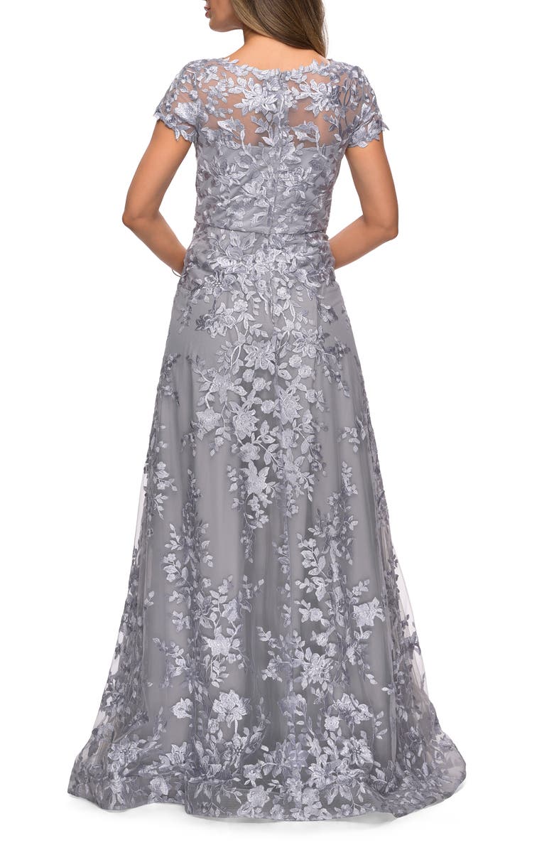 La Femme Long Lace Evening Dress with Cap Sleeves, Alternate, color, Platinum