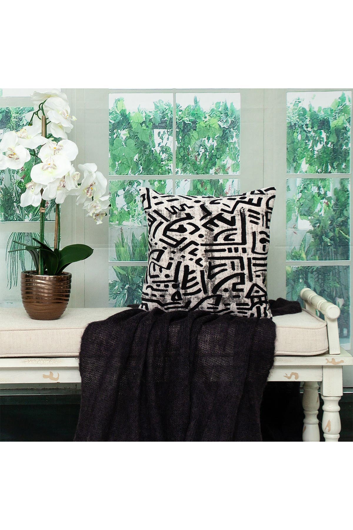PARKLAND COLLECTION Azar Transitional White Throw Pillow