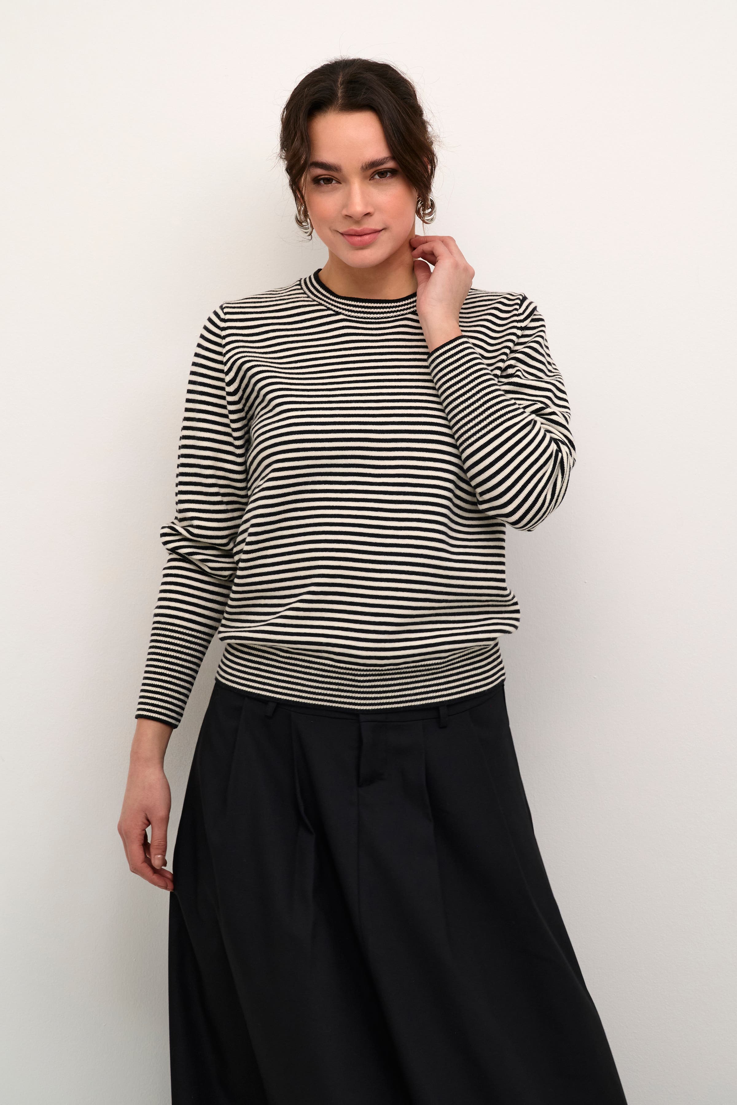 Kanala Round Neck Tight Knit Pullover