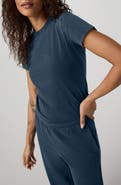 Vuori Feather Classic T-Shirt