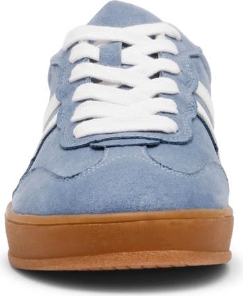 Voyage Sneaker