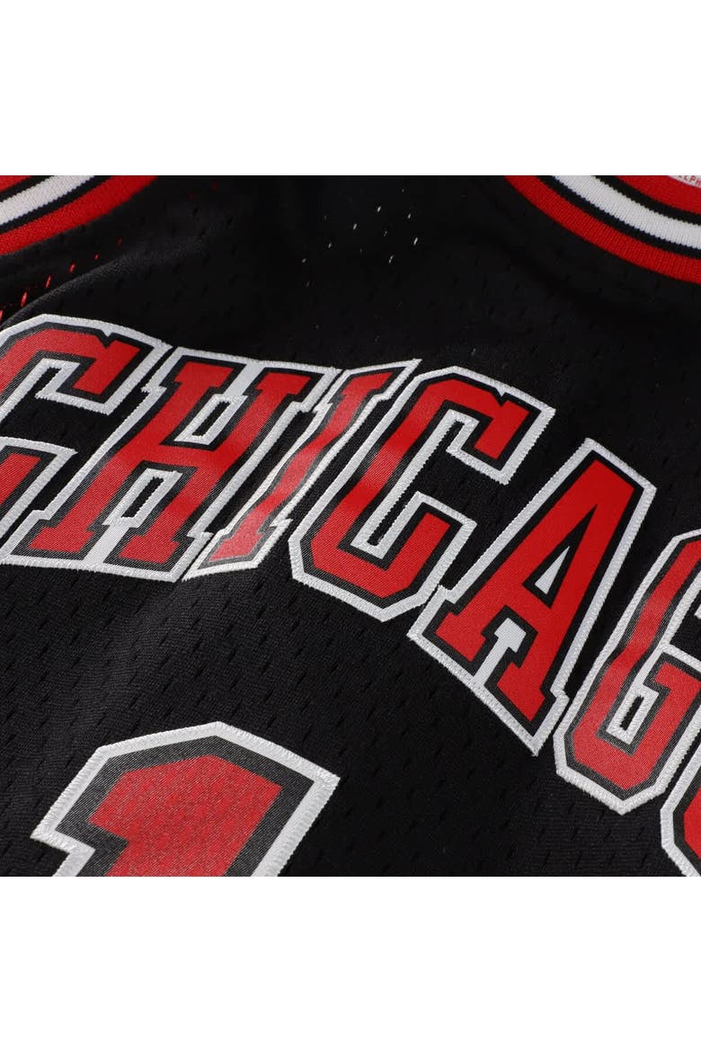 Youth Mitchell & Ness Derrick Rose Black Chicago Bulls 2010/11 Hardwood Classics Swingman Jersey, Alternate, color, Black